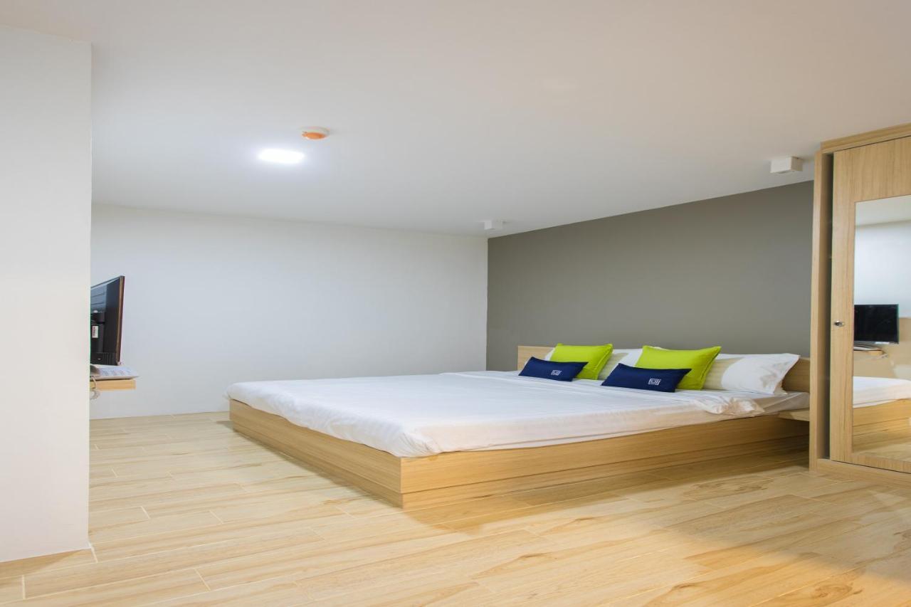 Zayn Express & Suites Banguecoque Exterior foto
